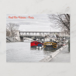 Houseboats moored near Pont Bir-Hakeim - Paris Postcard