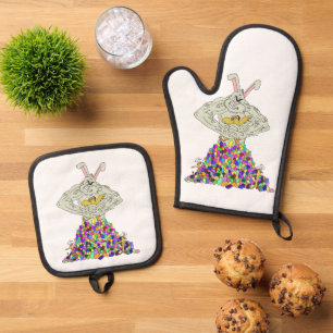 How the Easter Bunny gets his eggs Oven Mitt & Pot Holder Set