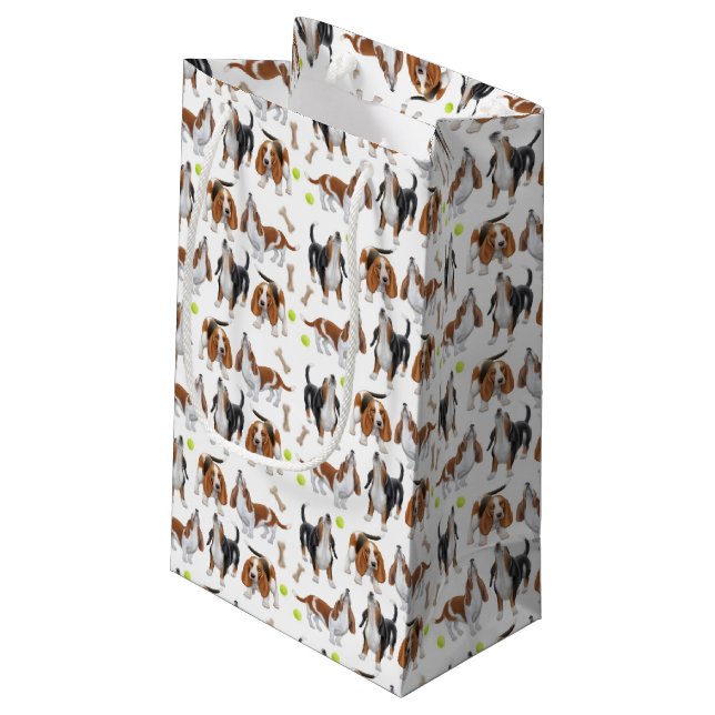 Howling Basset Hound Dogs Gift Bag (Back Angled)