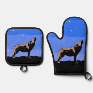 Howling Wolf in Winter  - Original Wildlife Art Oven Mitt & Pot Holder Set