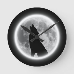 Howling Wolf   Round Clock