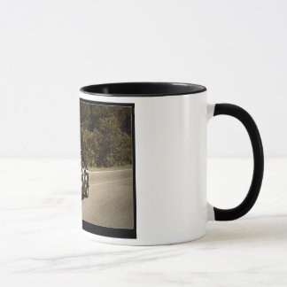 HUDSON VERY CLOSE mug