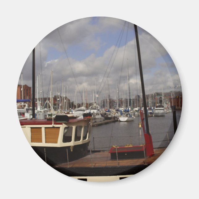 Hull Marina Boats Magnet (Front)