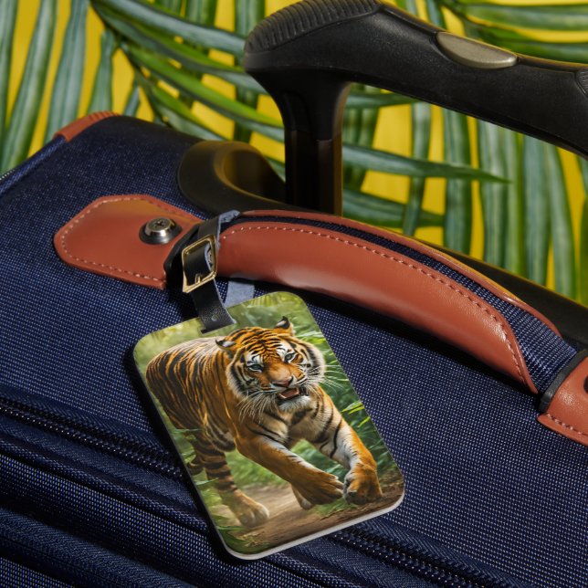 HüLLEN Luggage Tag (Front Insitu 1)