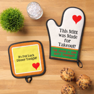 Humour Pot Luck Dinner Tonight Green Orange Oven Mitt & Pot Holder Set