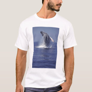 Humpback whale breaching (Megaptera T-Shirt
