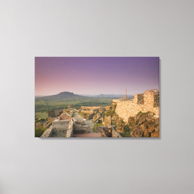 HUNGARY, Lake Balaton Region, SZIGLIGET: Canvas Print (Front)