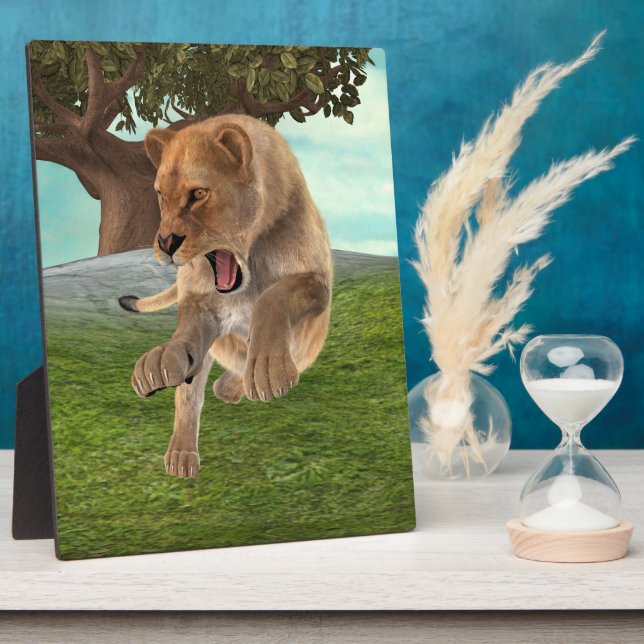 Hunting Lioness Plaque (Side)