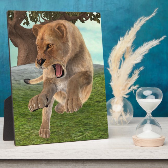 Hunting Lioness Plaque (Side)