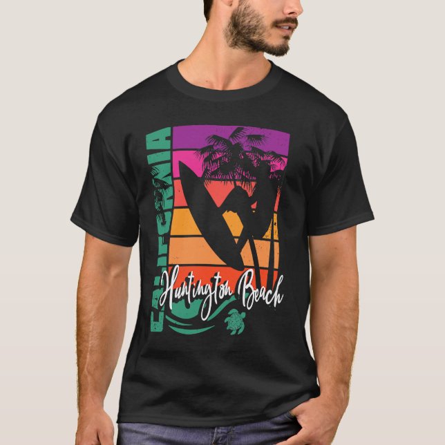 Huntington Beach California Retro Sunset Surfer So T-Shirt (Front)