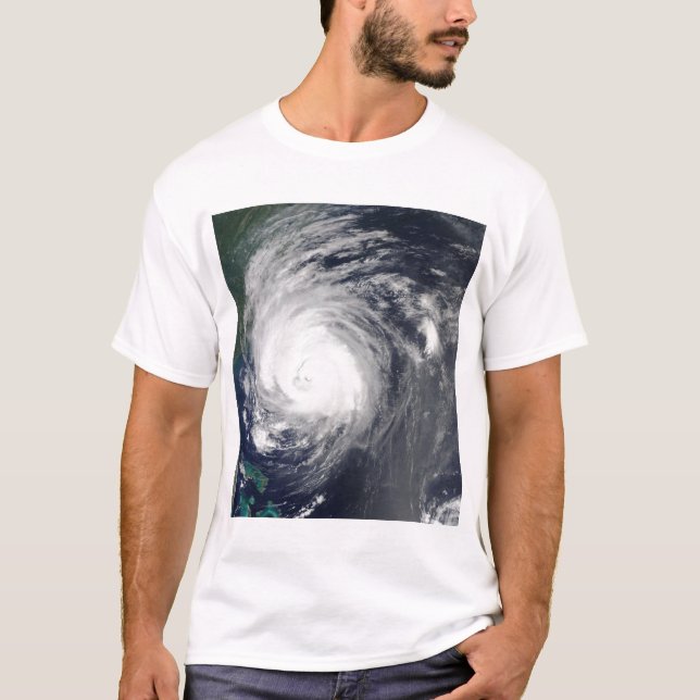 Hurricane Earl grazing the North Carolina coast T-Shirt (Front)