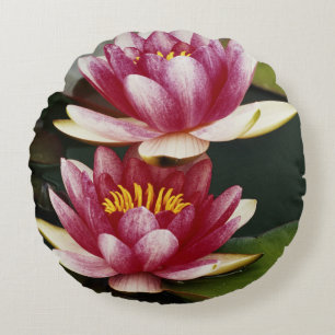 Hybrid water lilies round cushion