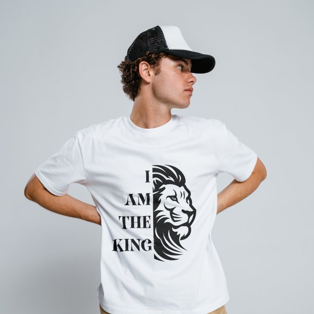 I am the King | Cool Lion Face Typography  T-Shirt (Creator Uploaded)