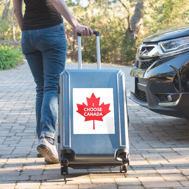 I Choose Canada Round Vinyl Sticker (Suitcase Insitu)