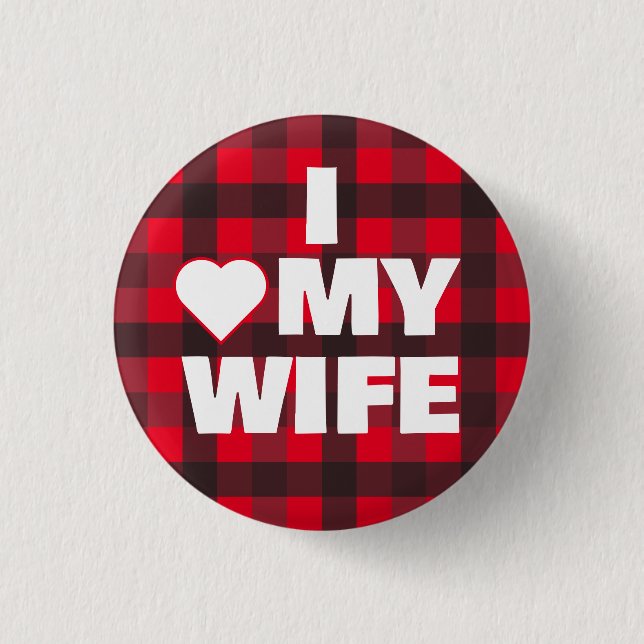 I "heart" my [wife] & chequered pattern 3 cm round badge (Front)