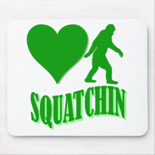 I heart squatchin mouse mat