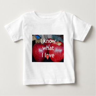 "I Know What I Love" – Apple-Themed Design Baby T-Shirt