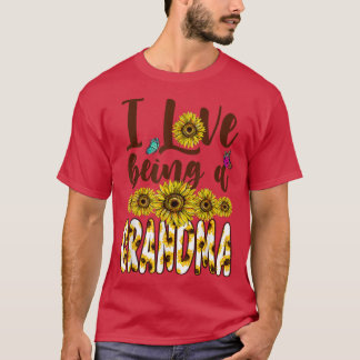 I Love Being A Grandma Sunflower  T-Shirt