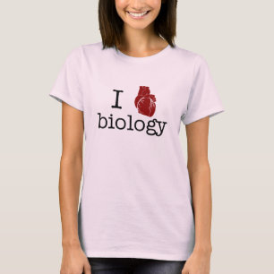I love biology - with an anatomical heart! T-Shirt