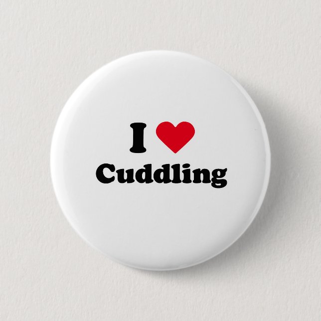 I love cuddling 6 cm round badge (Front)