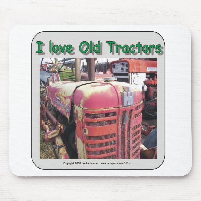 I love old International Harvester tractors Mouse Mat (Front)