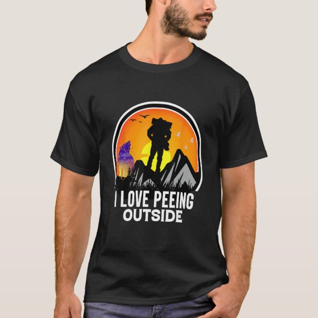 I Love Peeing Outside Hiking Sunset Retro Outdoor  T-Shirt (Front)