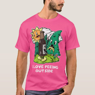 I Love Peeing Outside Retro Funny Camping Drinking T-Shirt