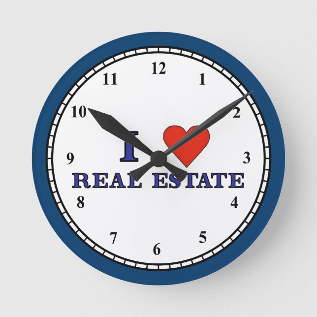 I Love Real Estate Round Clock (Front)