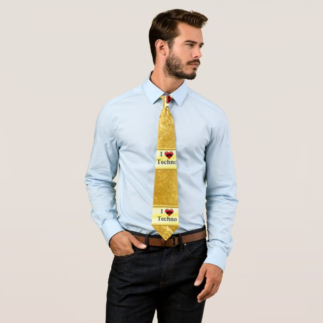 I love techno With a funny red heart singing Tie (In Situ)