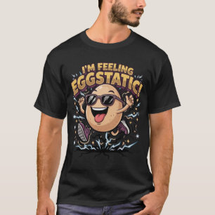 I’m Feeling Eggstatic – Funny Egg Pun Cartoon T-Shirt