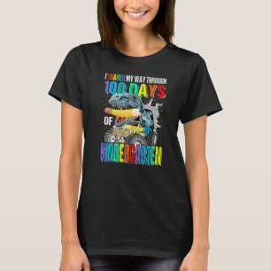 I Roared My Way Through 100 Days Of Kindergarten D T-Shirt