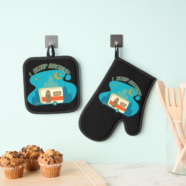 I Sleep Around Camper Van Camping Explorer Nature Oven Mitt & Pot Holder Set (Insitu(Hanging))