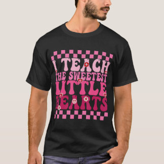 I Teach The Sweetest Hearts Retro Teacher Valentin T-Shirt