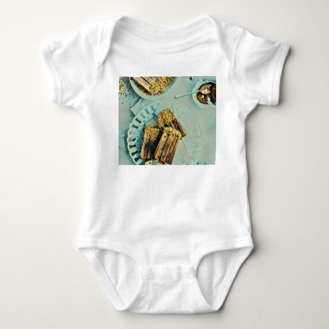 Ice cream cake baby bodysuit (Front)
