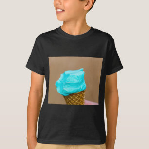 Ice cream with waffle macro T-Shirt