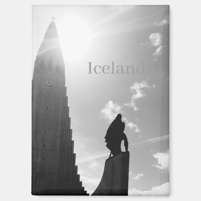 Iceland Fridge Magnet – Hallgrímskirkja Church  (Front)