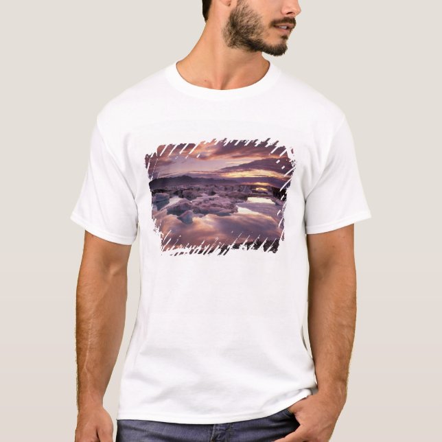 Iceland, Jokulsarlon Lagoon, Landscape T-Shirt (Front)
