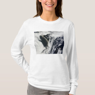 Iceland�s Eyjafjallaj�kull v T-Shirt