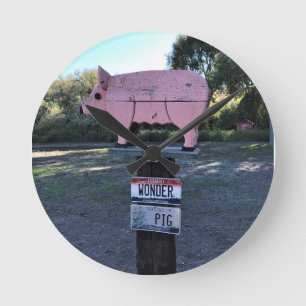 Idaho Wonder Pig, Funny Round Clock