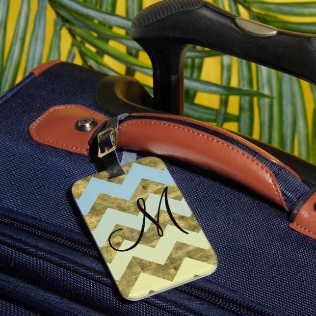 Identifying your luggage luggage tag (Front Insitu 1)