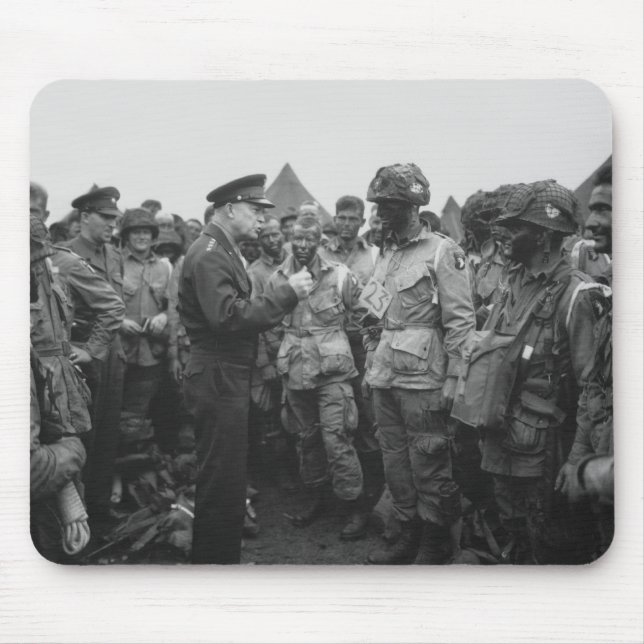 Ike Talking With Airborne On D-Day Mouse Mat (Front)