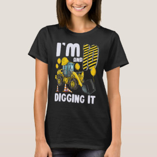 I'm 10 And Digging It 10 Years Boys 10th Birthday  T-Shirt
