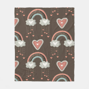 Impressive heart-shaped motifs fleece blanket