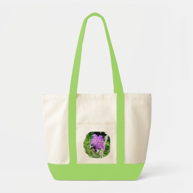 In full flower - carrying bag with bumblebee motif (Front)