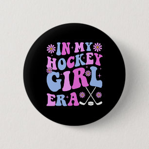 In My Hockey Girl Era Groovy Game Day Hockey 6 Cm Round Badge