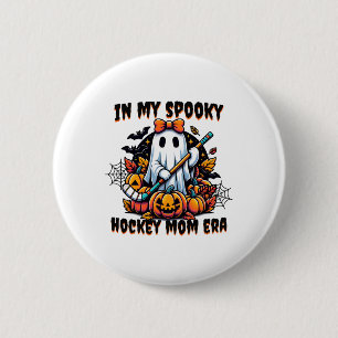 In My Spooky Hockey Mom Era Halloween Coquette Gho 6 Cm Round Badge