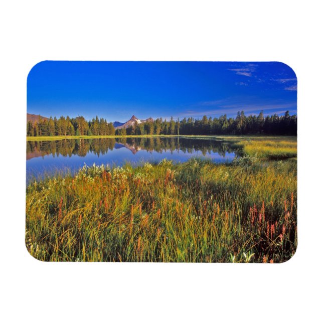 Index Peak reflects into Mud Lake on the Magnet (Horizontal)