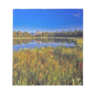 Index Peak reflects into Mud Lake on the Notepad