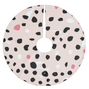 Ink Brush Strokes: Artistic Texture Brushed Polyester Tree Skirt