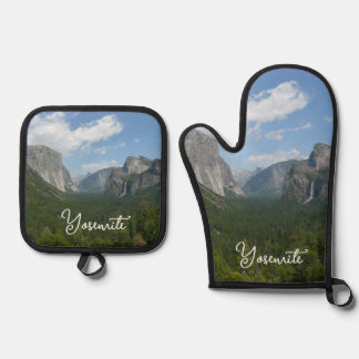 Inspiration Point in Yosemite National Park Oven Mitt & Pot Holder Set